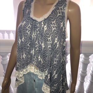 Beautiful girls top size medium